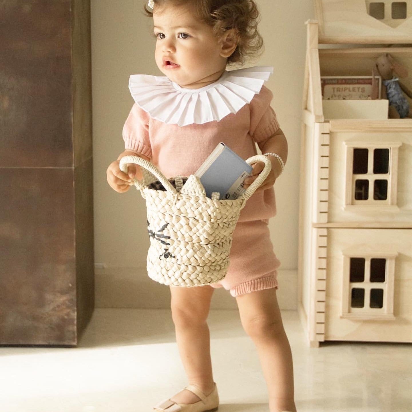 Fine Knit Summer 2 piece set with Frilly Collar