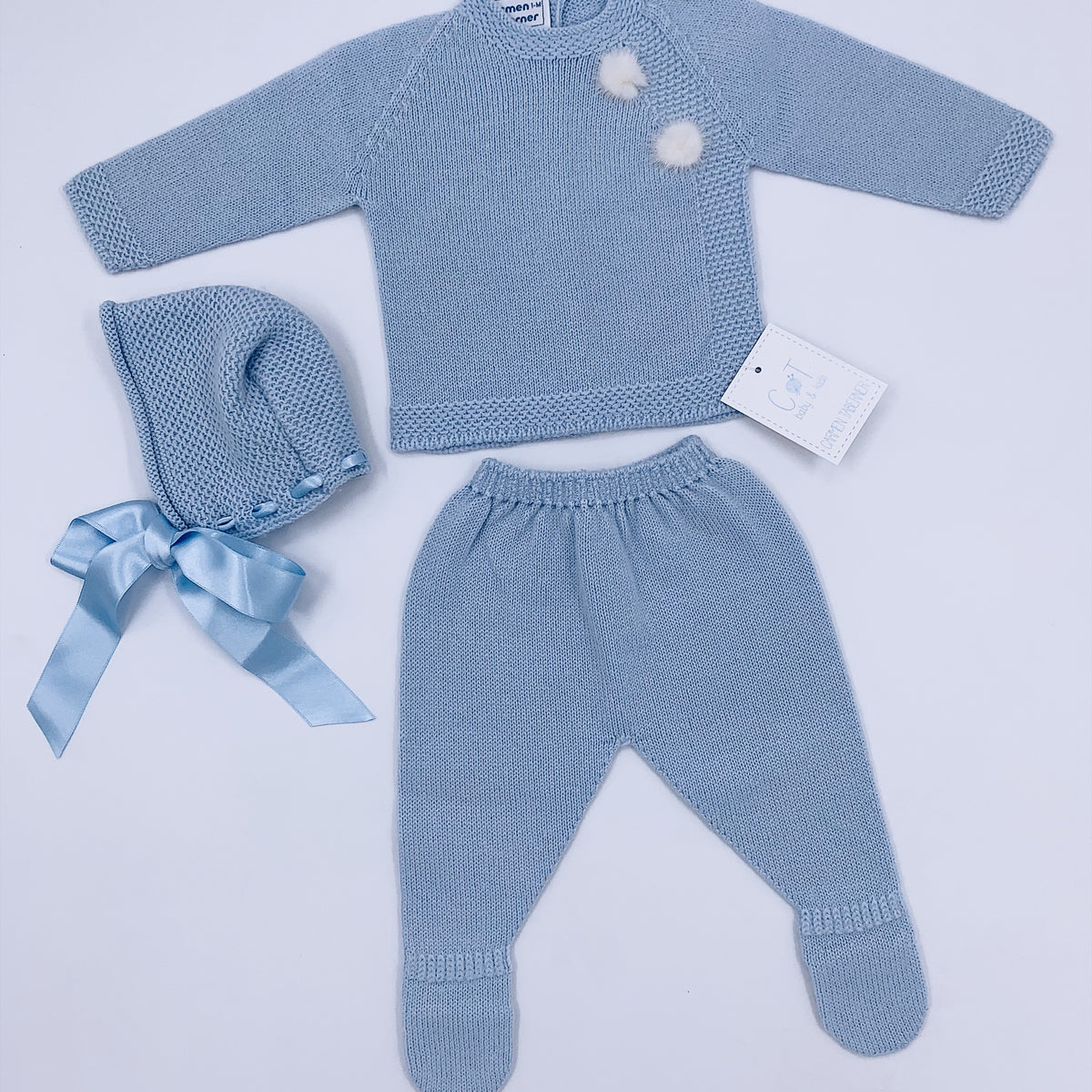 Beautiful Carmen Taberner baby knitted 3 piece set with pom-poms