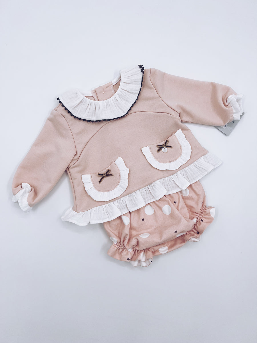 Beautiful Pink Baby girl jumper and bloomers 2 piece set. MI LOVES
