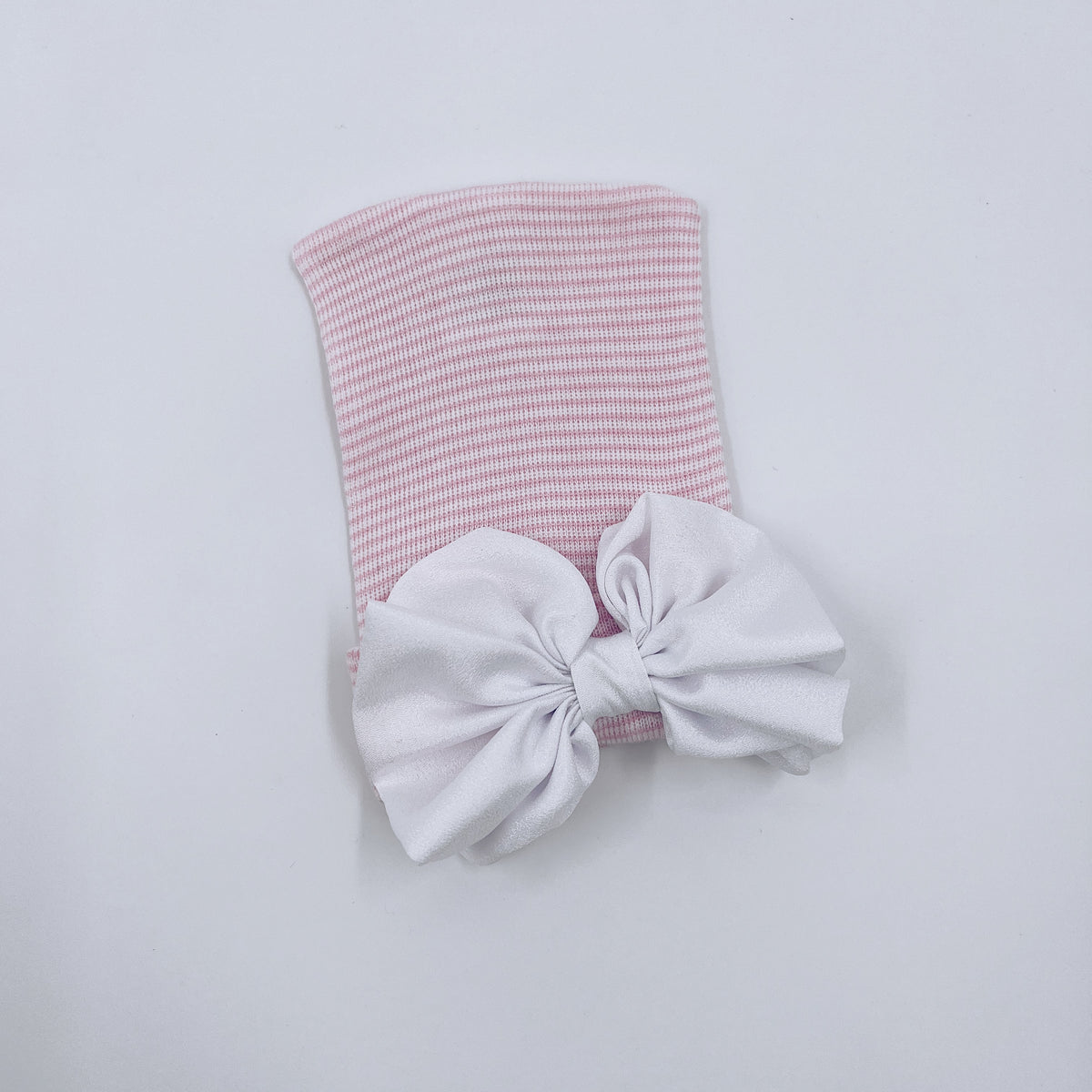 Baby hospital hat with Bow details.
