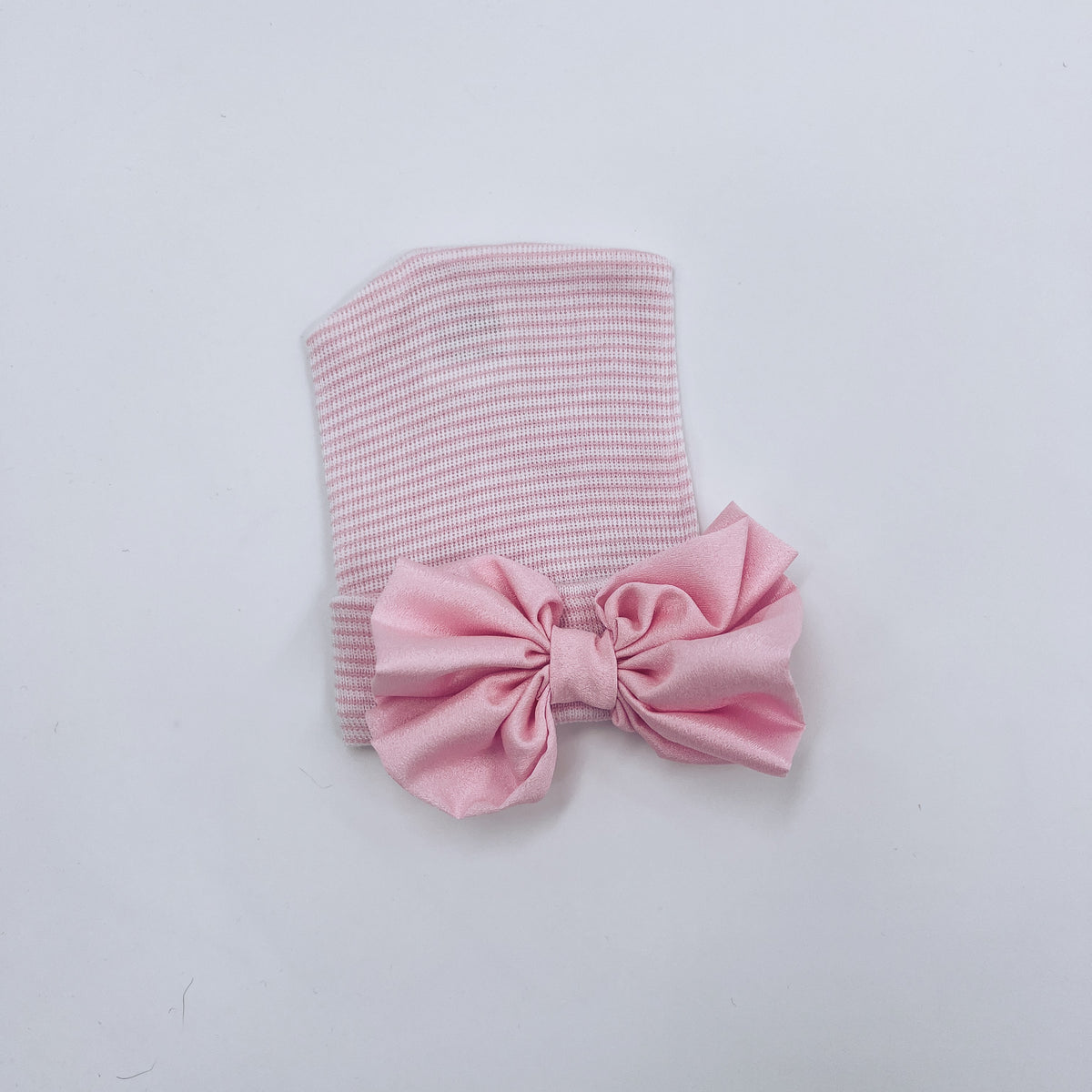 Baby hospital hat with Bow details.
