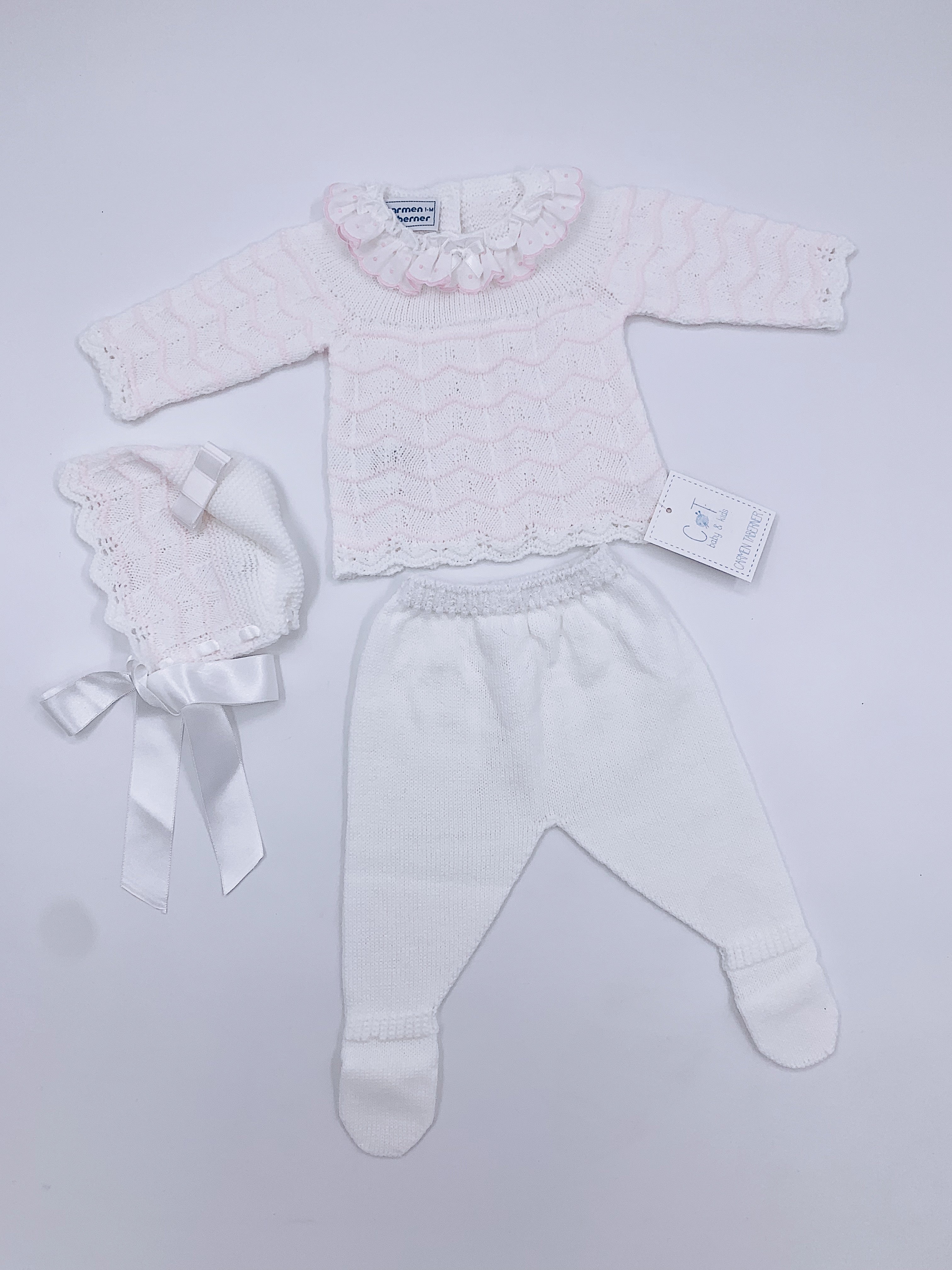 Carmen Taberner Beautiful 3 piece set with Frilly collar