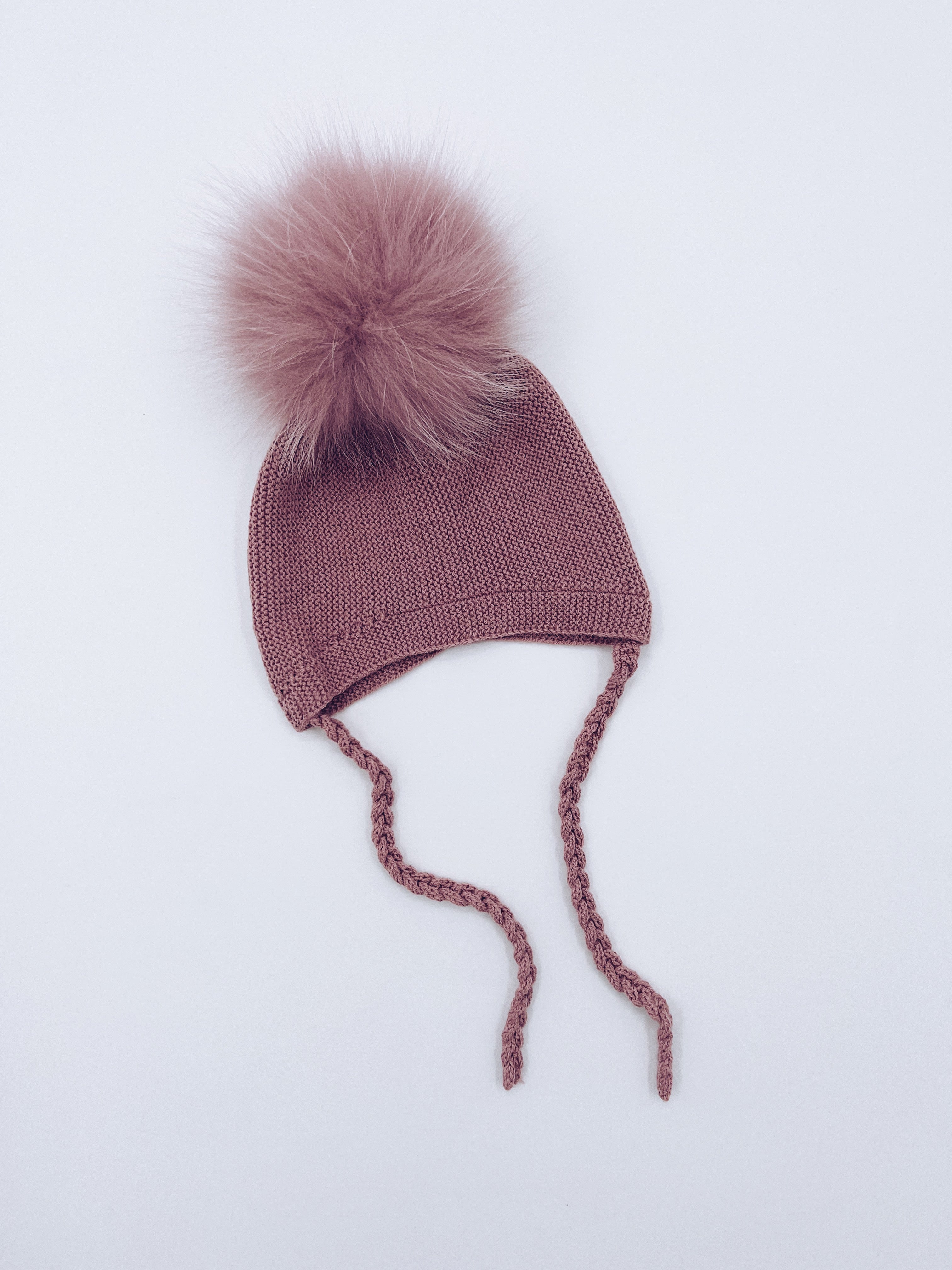 Luxurious knitted Pompom hat with Fox fur pompom.
