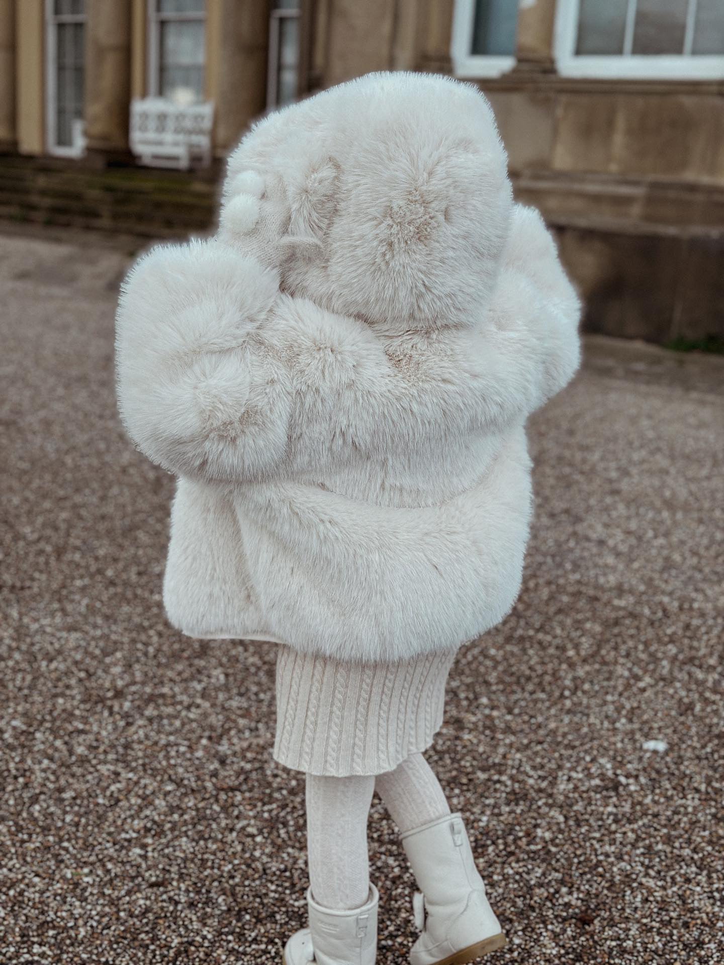 Faux Fur Scarf Rihanna Pink Fur Coat MI LOVES SIGNATURE SYNTHETIC