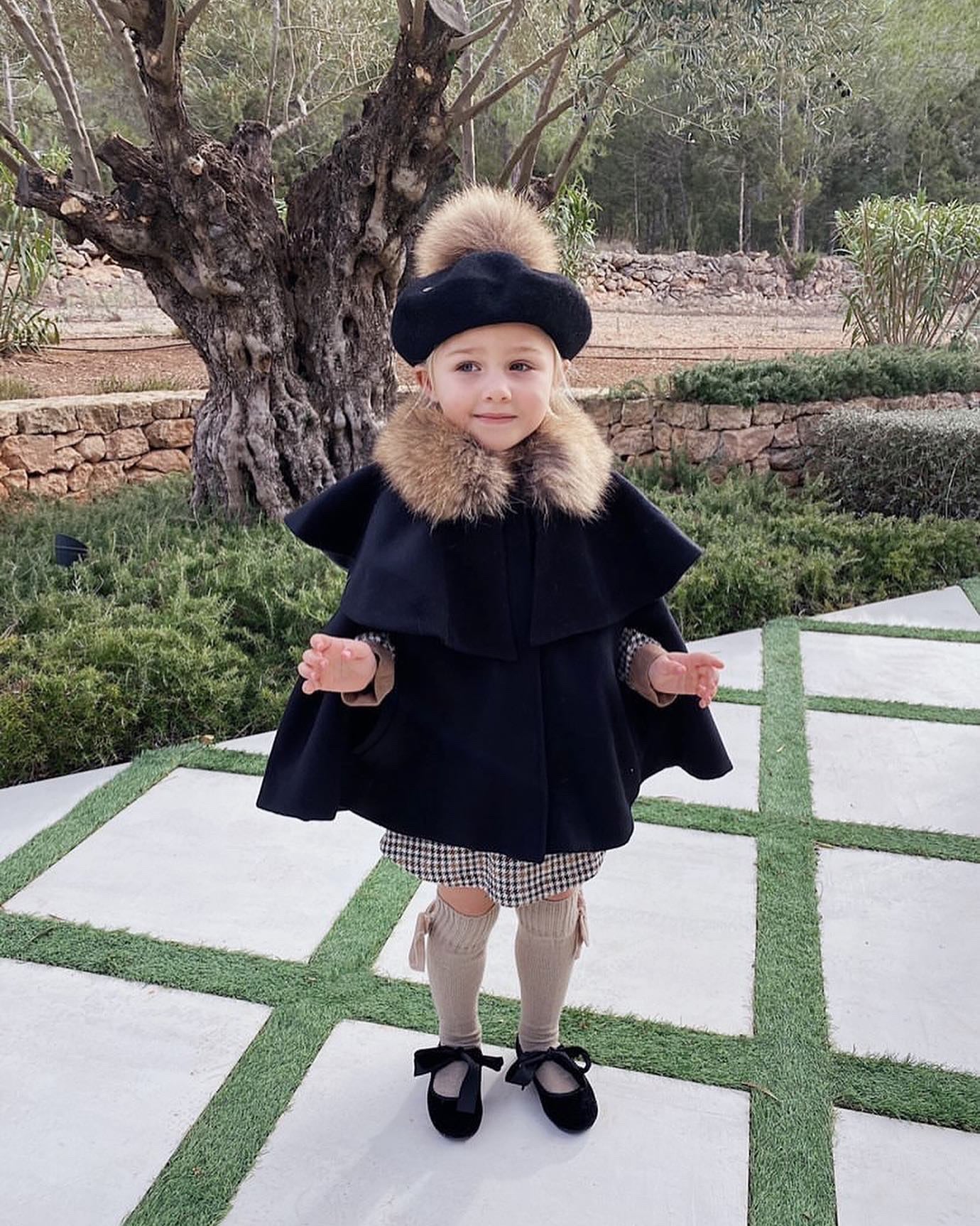 MI LOVES SIGNATURE KIDS POMPOM BERET