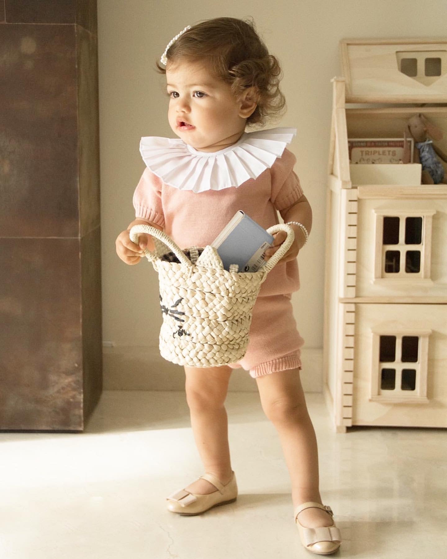 Fine Knit Summer 2 piece set with Frilly Collar