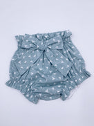 Pretty bloomers with bow details.