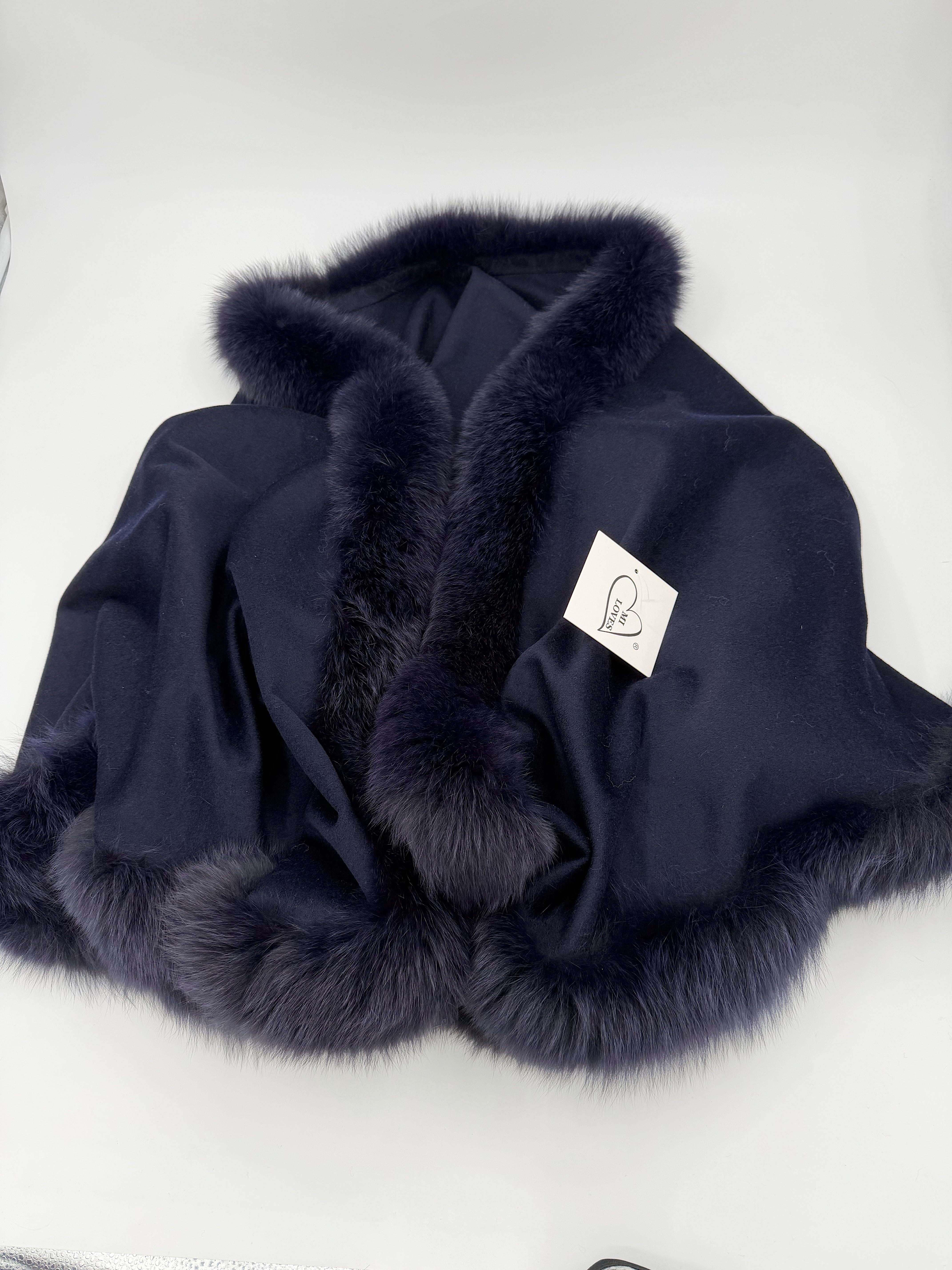 PRE-ORDER(Delivery in 2-3 weeks)MI LOVES SIGNATURE LUXURIOUS FOX FUR TRIM ADULT CAPE