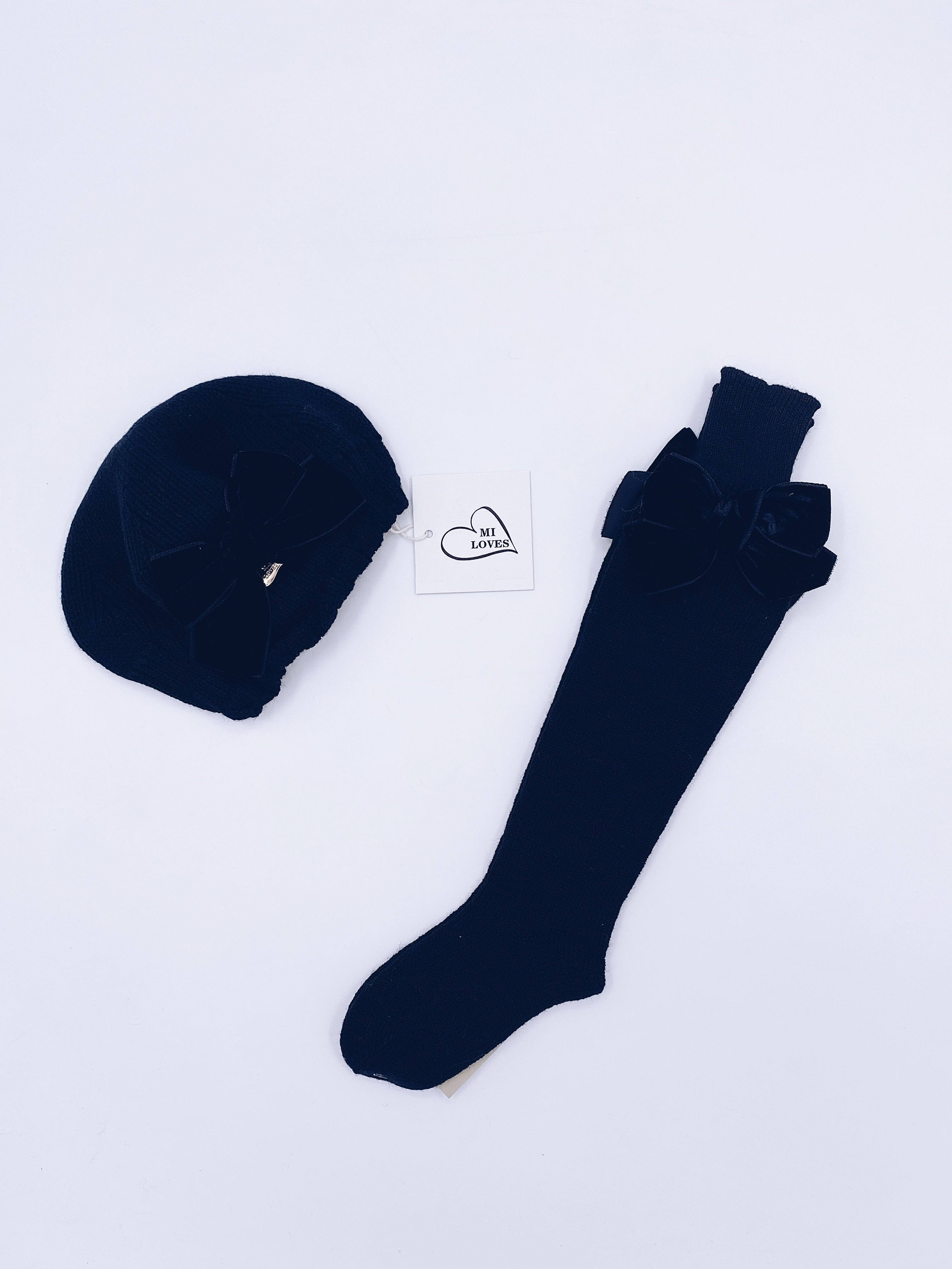 MI LOVES SIGNATURE Knitted beret with velvet bow