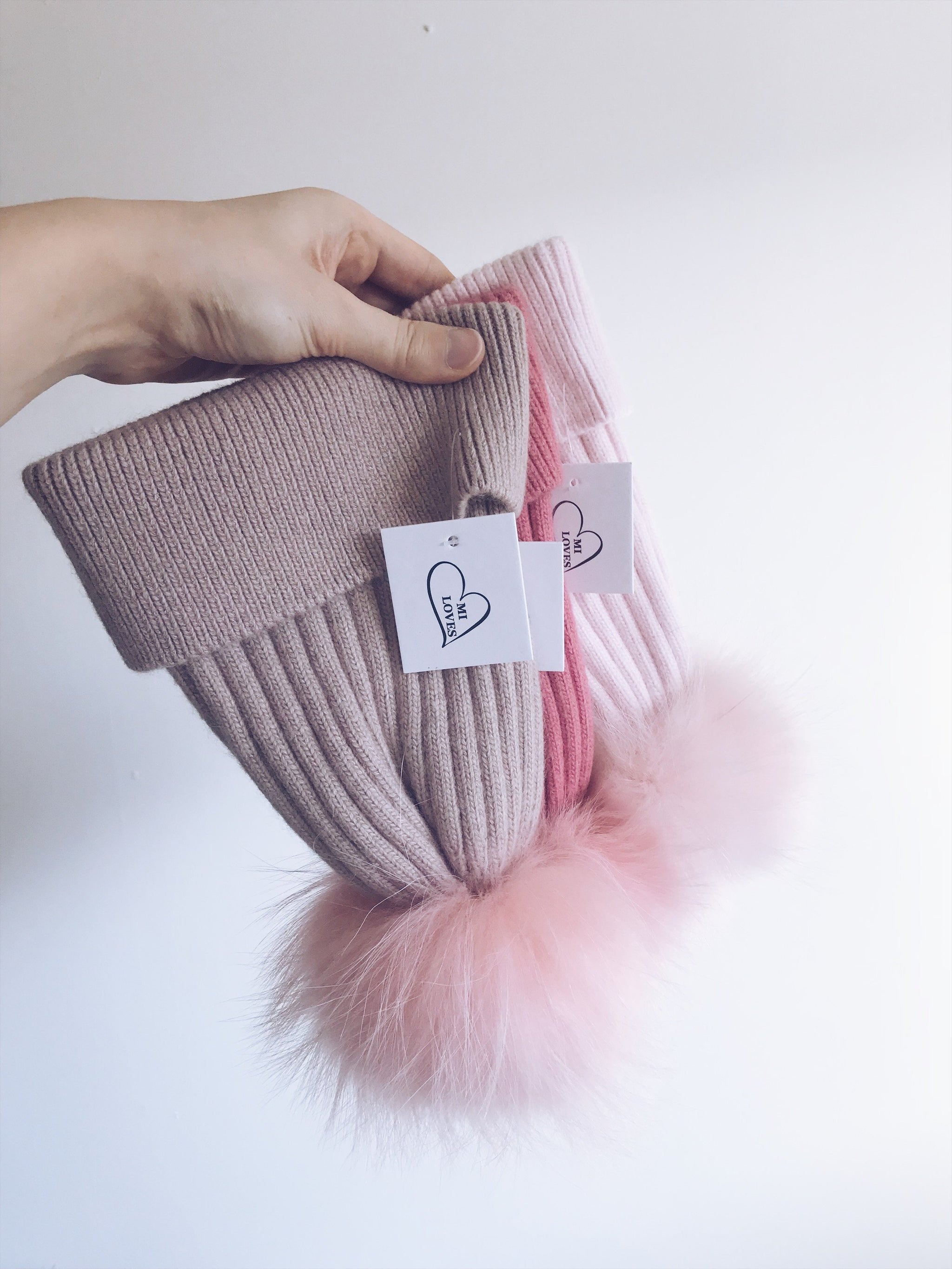 Mi deals Loves Pom Hat and Scarf Bundle