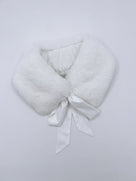 MI LOVES SIGNATURE Luxurious Synthetic fur collar with atlas bow .