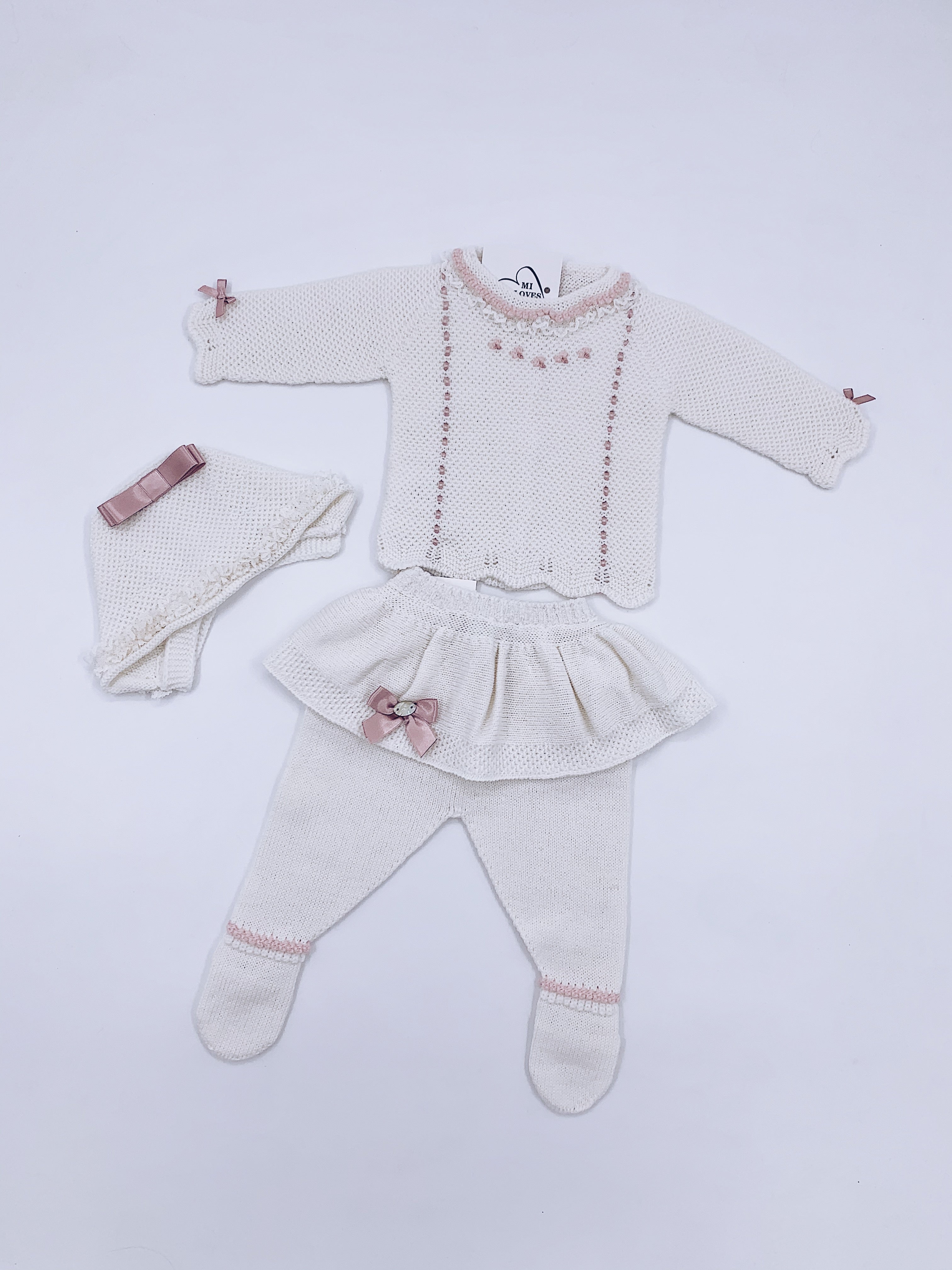 Beautiful 3 piece knitted set With Lace and bow details