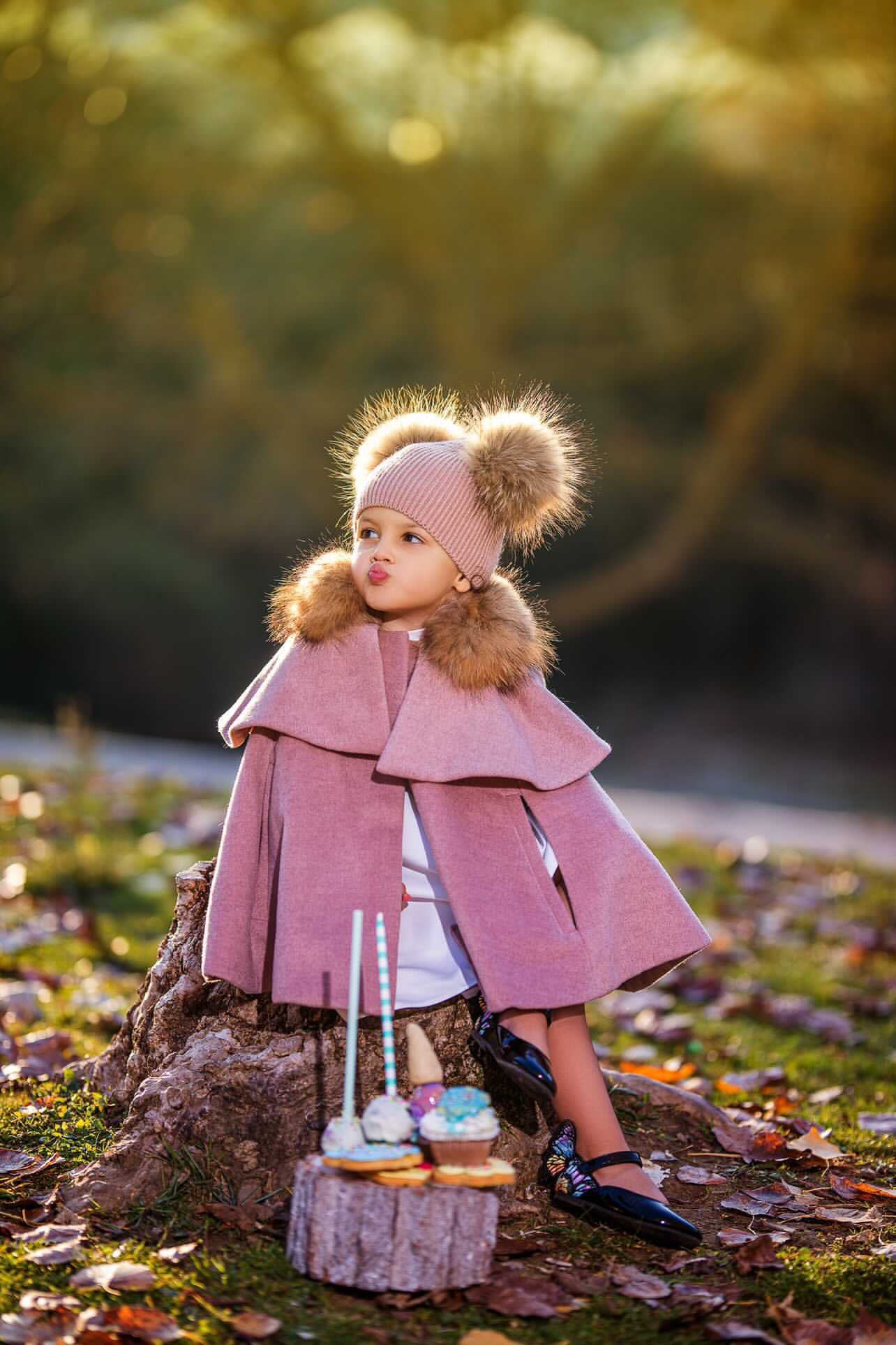 CAPPUCCINO MI LOVES SIGNATURE LUXURIOUS CASHMERE CAPE WITH RACOON FUR