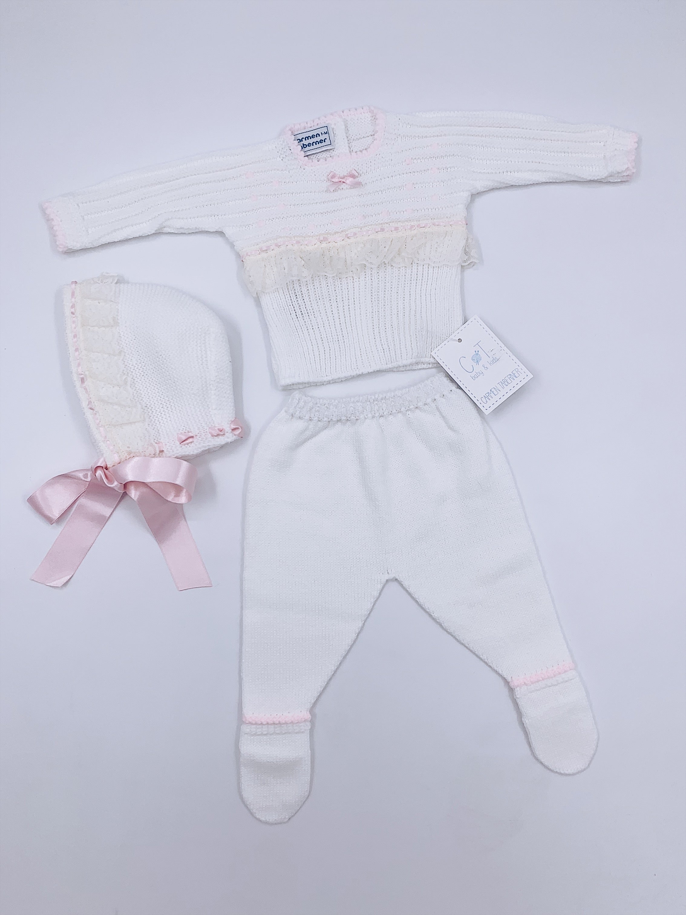 Beautiful Carmen Taberner Knitted 3 piece set with Lace details