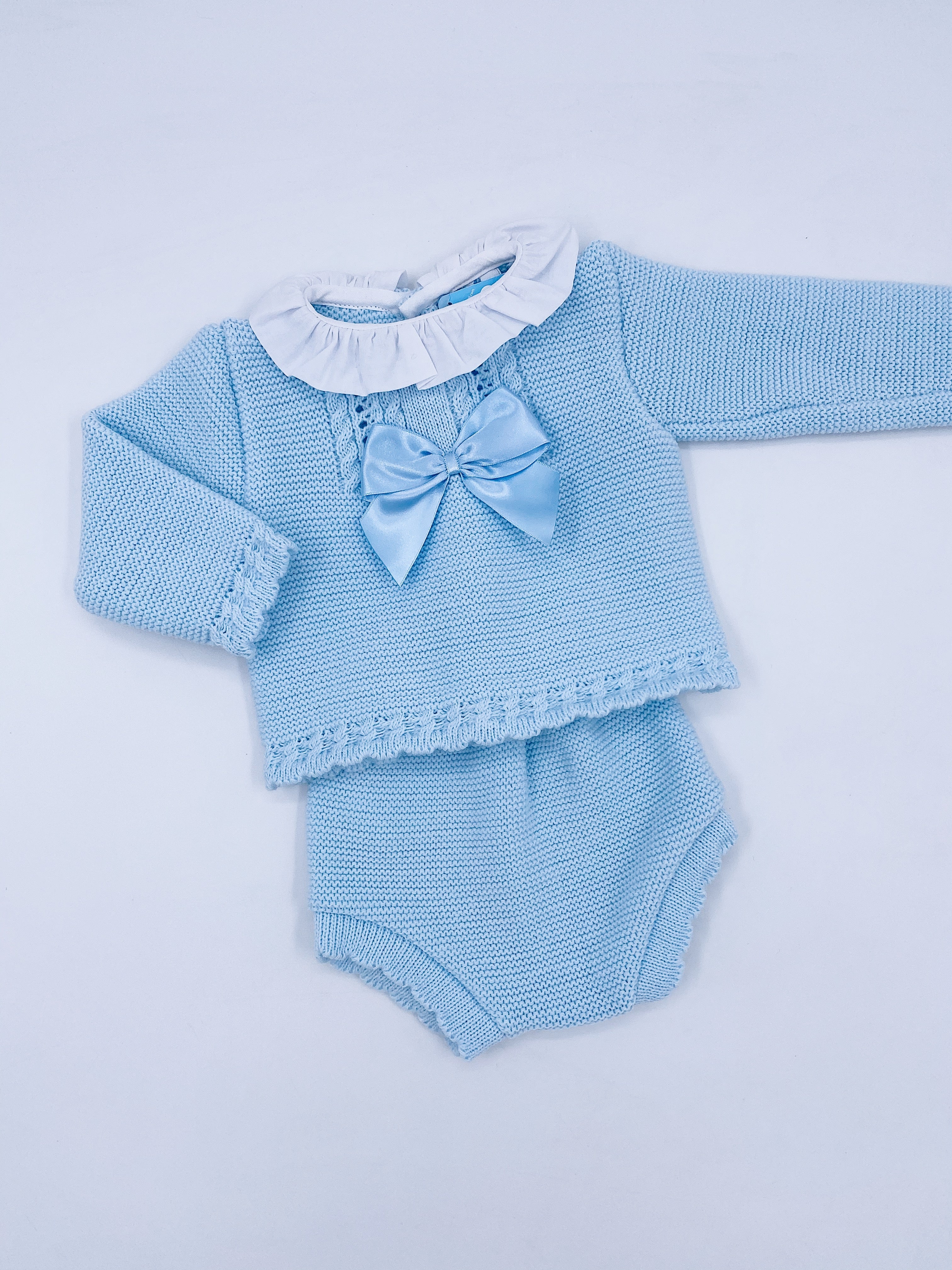 Beautiful knitted 2 piece short set (157)