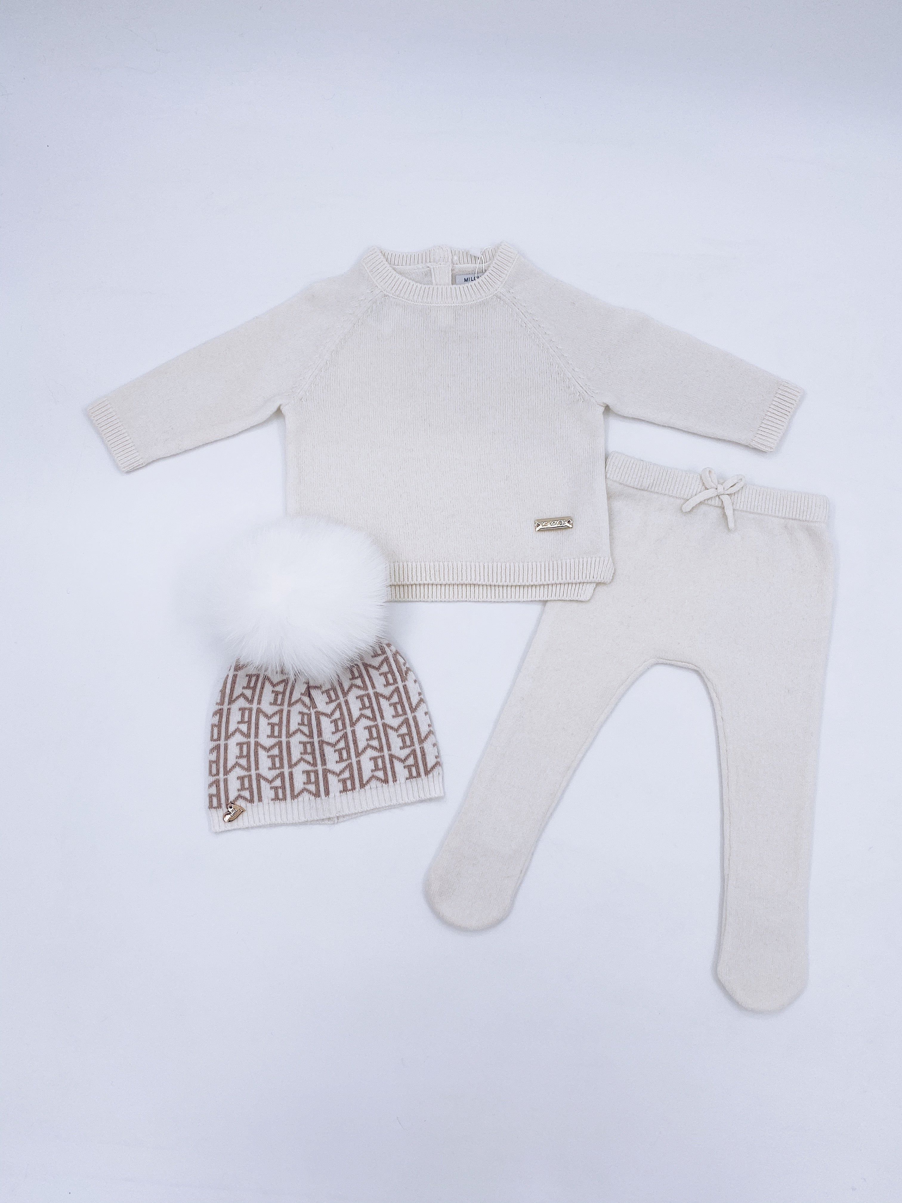 MI LOVES SIGNATURE Cashmere knit sweater