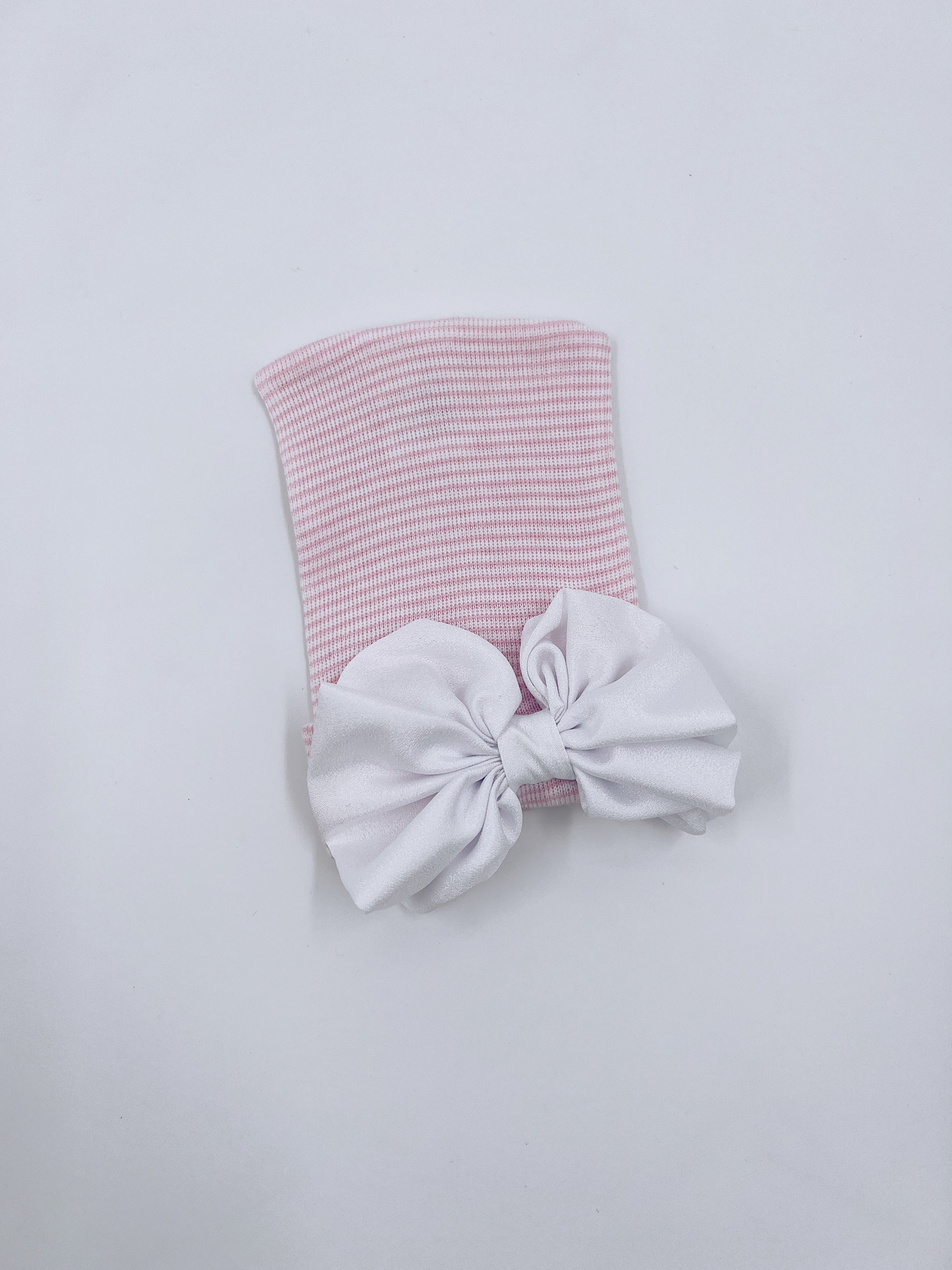Baby hospital hat with Bow details.