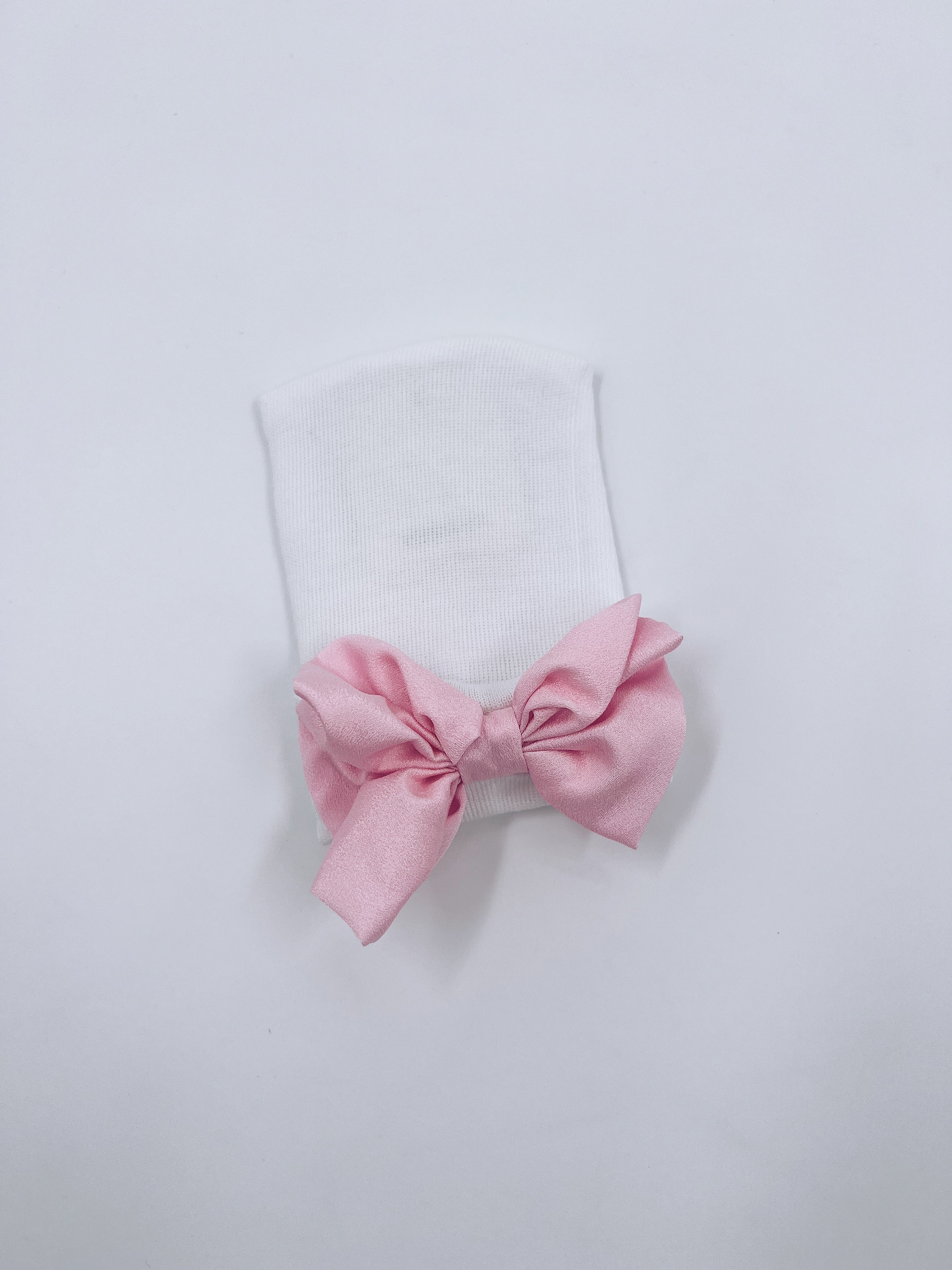 Baby hospital hat with Bow details.